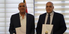 الاتحاد العام للصناعات الفلسطينيه يوقع اتفاقية مع صندوق التشغيل