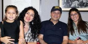 حقيقة انفصال شريف منير وزوجته لورا عماد .. ماذا حدث لبناته ؟ (شاهد)