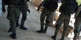 المتطرف غليك يقتحم مقبرة باب الرحمة وينفخ بـ"البوق"