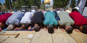 45 ألف مصلّ يؤدون صلاة الجمعة في رحاب الأقصى