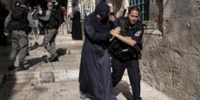 الاحتلال يعتقل فتاتين من الأقصى ويخطر بهدم منازل في بلدة الطور
