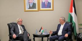 الشيخ يبحث مع الممثل الأممي الخاص لعملية السلام في الشرق الأوسط التطورات الميدانية في فلسطين 
