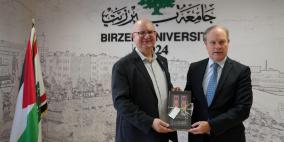 القنصل الفرنسي يزور جامعة بيرزيت ويوقع اتفاقية تعاون لدعم كلية الفنون والموسيقى والتصميم