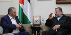 السفير دبور يلتقي وفدا من حركة حماس برئاسة صالح العاروري