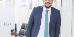 عماد هزيم.. خبير اسعاد العملاء الأول "عربيا وفلسطينيا"