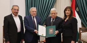 الرئيس يقلد القائد الوطني قيس عبد الكريم النجمة الكبرى من وسام القدس