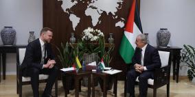اشتية يدعو ليتوانيا للاعتراف بدولة فلسطين