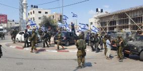 مسيرات استفزازية للمستوطنين في عدة مناطق بالخليل