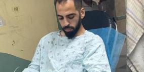 الاحتلال يفرج عن أسير جريح من مخيم عقبة جبر