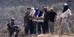 مستوطنون يحرقون محصولي الشعير والقمح في كيسان