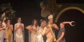 بالفيديو.. رجل يحطم تاج مسابقة ملكات الجمال بعد خسارة زوجته