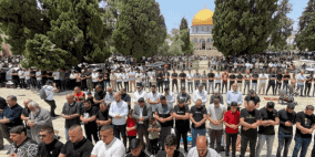 شاهد: 50 ألف مصل يؤدون صلاة الجمعة في المسجد الأقصى