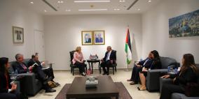  الشيخ يجتمع مع وفد أمريكي رفيع المستوى في رام الله