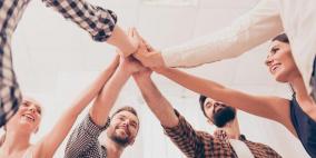 مركز "شمس" يطالب بإستراتيجية وطنية للنهوض بأوضاع الشباب