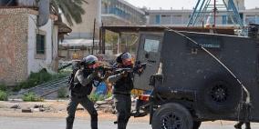 إصابة مواطن واعتقال آخرين خلال اقتحام عقبة جبر وعين السلطان