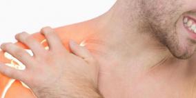 لا تتجاهله.. ألم الكتف مؤشر على هذه الحالة الخطيرة