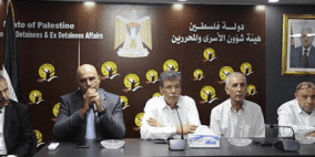 قدورة فارس يجتمع بكادر وموظفي هيئة الأسرى 