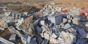 مستوطنون يهدمون غرفة سكنية بمسافر يطا