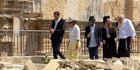 فيديو: مستوطنون يقتحمون المسجد الأقصى