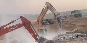 القدس: الاحتلال يهدم منازل ومنشآت في بلده عناتا