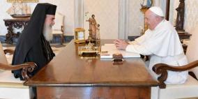 البطريرك ثيوفيلوس الثالث يلتقي قداسة البابا في الفاتيكان