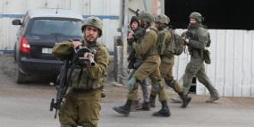  الاحتلال يشن حملة اعتقالات في عناتا شمال القدس طالت نحو 16 مواطنا