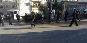 الاحتلال يقتحم منزل الشهيد الطفل محمد الفروخ في بلدة العيسوية ويعتقل والدته وشقيقه