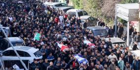 الآلاف من المواطنين يشيعون جثامين الشهداء الأربعة في مخيم طولكرم