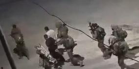 الاحتلال يعتقل شابا ويعتدي عليه قرب حزما ويقتحم محل مواد زراعية في بدو