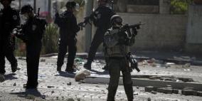 الاحتلال يصيب مواطنين بالرصاص ويحتجز آخرين في قرية كفر نعمة غرب رام الله