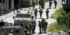 الاحتلال يقتحم برقة شمال غرب نابلس ويغلق المحال التجارية