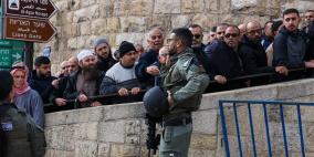 الاحتلال يفرض "بطاقة ممغنطة" وتصاريح أمنية للمصلين في الأقصى