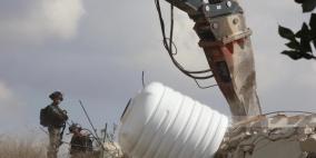 قوات الاحتلال تهدم "كرفانا" وبركة زراعية شرق نابلس