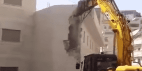  الاحتلال يشرع بهدم منزل في بلدة الخضر جنوب بيت لحم