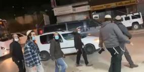 مستوطنون يهاجمون منازل المواطنين ويسرقون أغنامهم جنوب الخليل