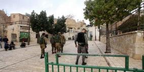 الاحتلال يشدد من إجراءاته العسكرية حول الحرم الإبراهيمي