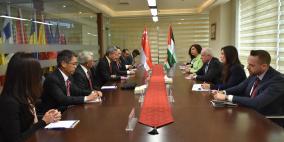 المالكي يبحث مع نظيره السنغافوري جهود وقف حرب الإبادة وإيصال المساعدات الإنسانية إلى القطاع