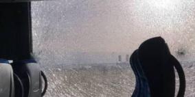 اصابة 3 مستوطنين بعملية إطلاق نار على حافلة شمال أريحا