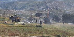 الاحتلال يهدم منزلين قيد الإنشاء في السموع جنوب الخليل