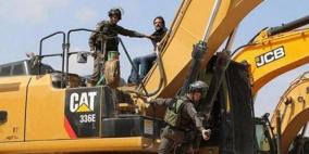 الاحتلال يستولي على رافعة بالأغوار الشمالية 