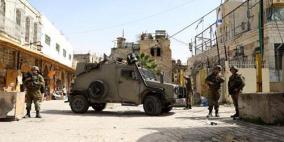 الاحتلال يغلق حاجز شارع الشهداء العسكري وسط الخليل