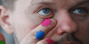 دراسة غير مسبوقة: فيروس كورونا يخترق “شبكية العين” ويضر بالرؤية