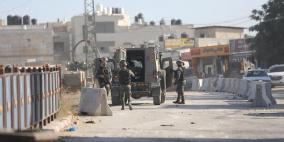 حملة اقتحامات وتحقيقات واعتقالات بالضفة وإصابة شاب بالقدس