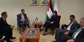 شاهين والسفير الألماني يبحثان مخرجات اجتماع رئيس الوزراء ووزيرة الخارجية الألمانية