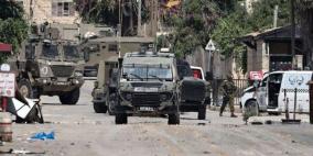  الاحتلال يقتحم مدينة ومخيمي طولكرم ويدمر بنيتهم التحتية وسط حظر للتجوال