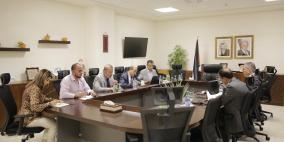 أبو زيد يبحث سبل النهوض بالتدريب في وزارتي الصحة والتعليم