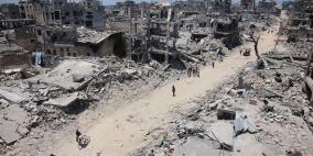 غزيون يعيشون على أنقاض منازلهم المدمرة