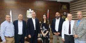 "العمل" وبرنامج تصدير يبحثان سبل التعاون المشترك