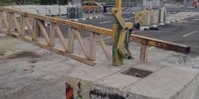 الاحتلال يُحكم إغلاق مخيم العروب شمال الخليل