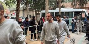  وصول 11 أسيرًا محررًا إلى مستشفى شهداء الأقصى بعد الإفراج عنهم من سجون الاحتلال